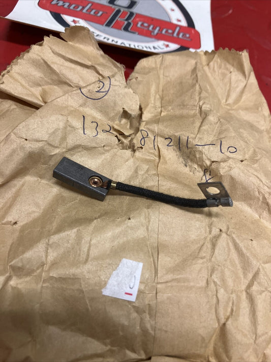 NOS YAMAHA YL1 GENERATOR BRUSH 132-81211-10-00 Y62
