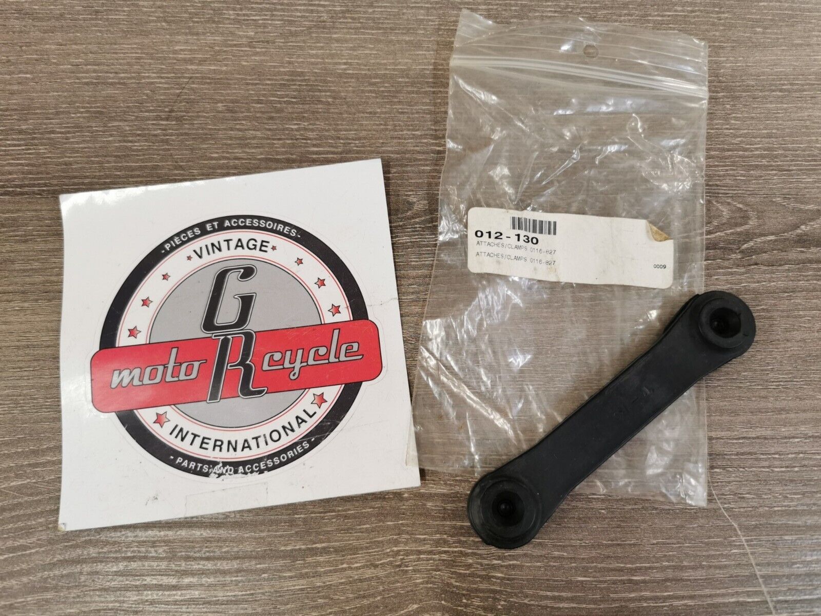 NOS ARCTIC CAT SNOWMOBILE RUBBER HOOD CLAMP  0116-827 J27