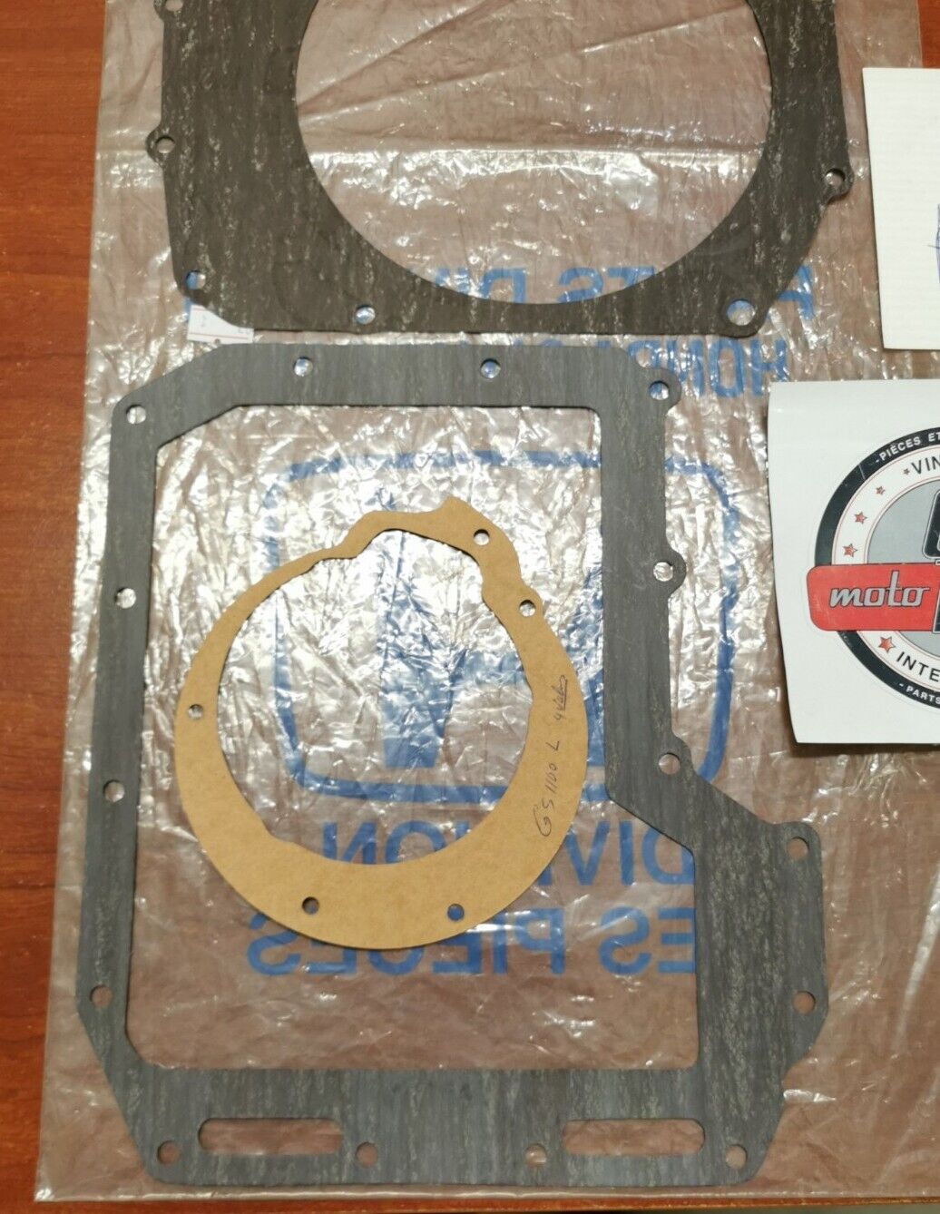 NOS Suzuki GS1100 L 4VALVES INCOMPLETE GASKET KIT S31