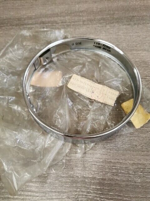 NOS YAMAHA DT125B DT125A DT100B DT100A RIM HEADLIGHT 437-84115-62-00 Y188