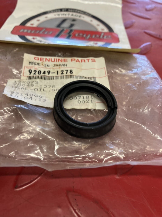 NOS KAWASAKI OIL SEAL SR7 25 34 92049-1278 K12