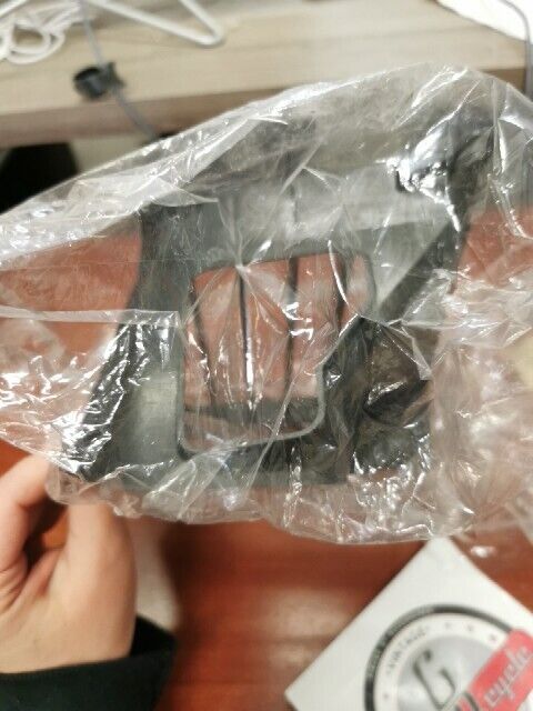 NOS Honda GL1500 RIGHT SIDE UNDER COWL LOUVER 64285-MN5-000 H106