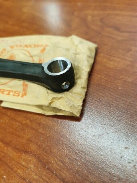 NOS Honda CB250 CONNECTING ROD 13201-286-310 H68