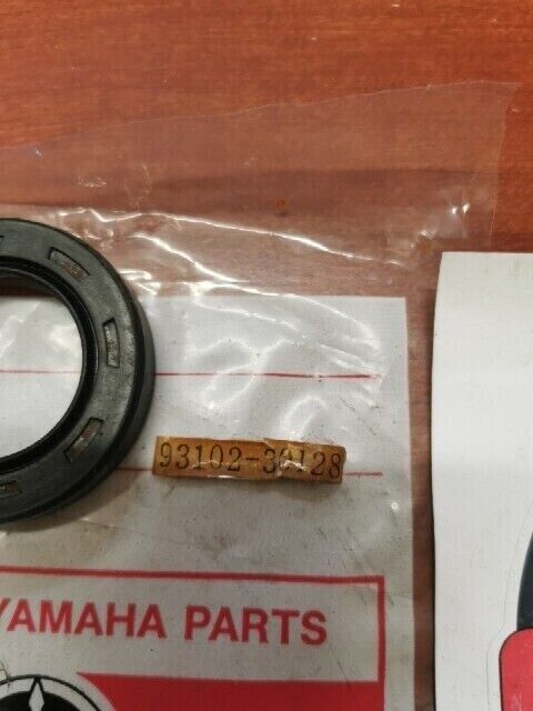 NOS Yamaha ET250 G1-A G3-A GP246 OIL SEAL (30X48X8) 93102-30128-00 Y136