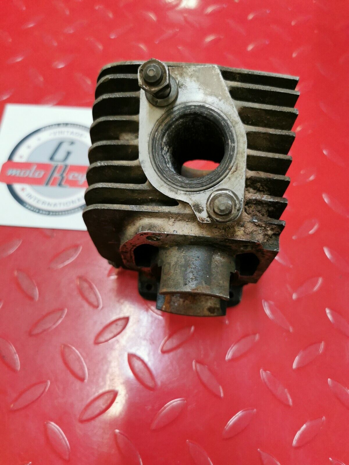 Yamaha RD125 1975 1976 right cylinder jug barrel 43mm STD T