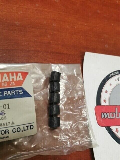 NOS Yamaha TX500 XS500 ABSORBER 1A8-11161-01-00 Y142