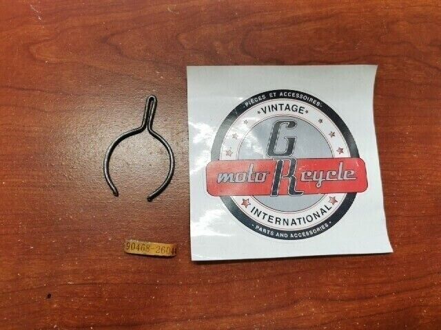 NOS Yamaha TX650 TX750 XS650 CLIP  90468-26044-00 SUB 256-15687-00-00 Y119