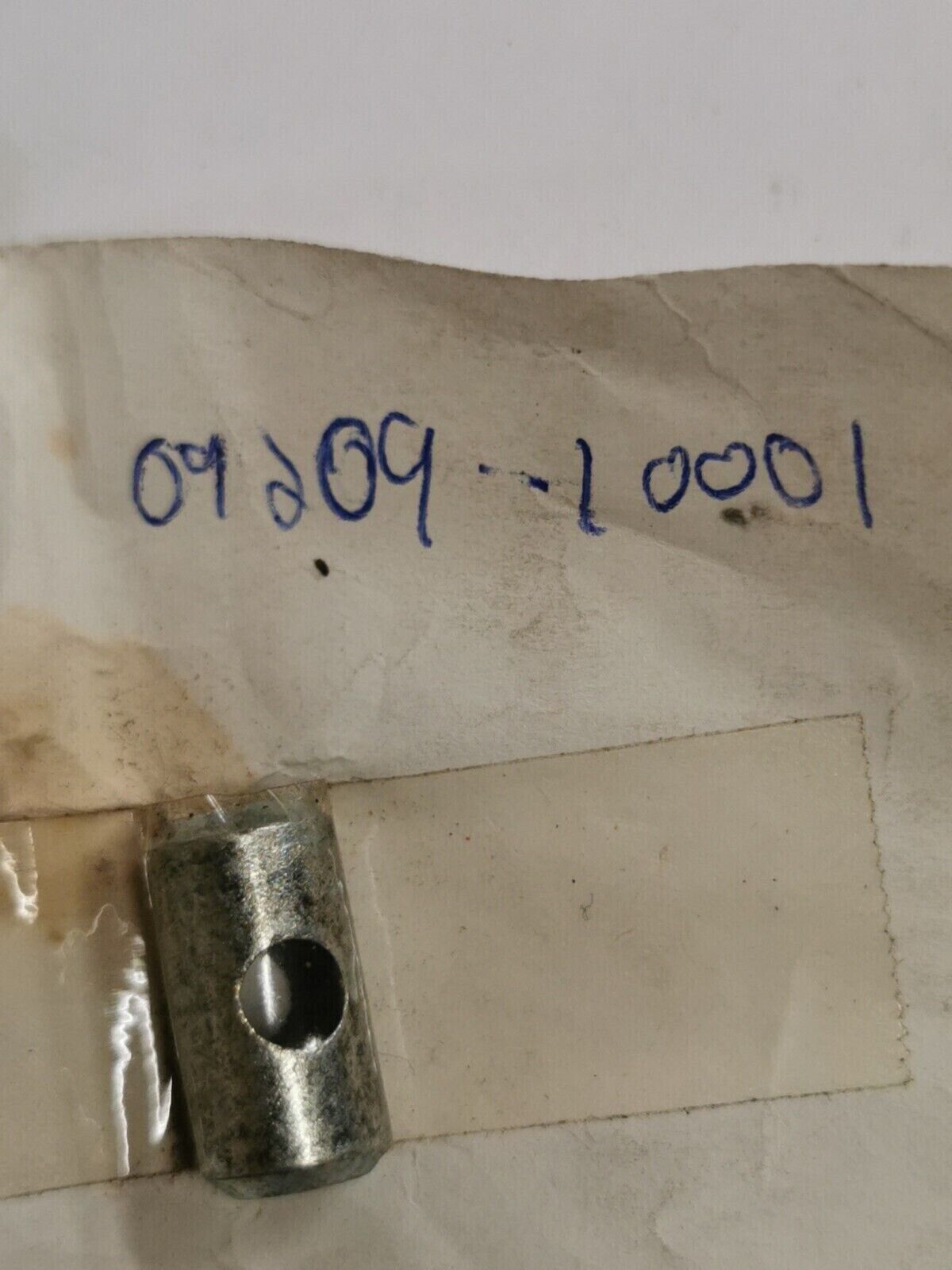 NOS SUZUKI  PIN 09209-10001  S29