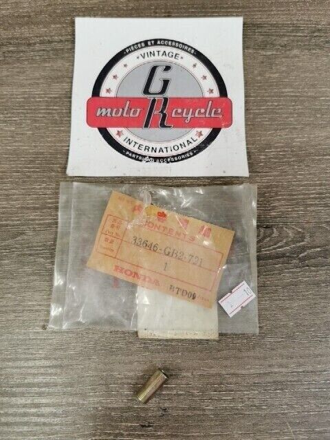 NOS HONDA ATC250ES BIG RED 1986 1987 COLLAR TURN SIGNAL 33646-GB2-721 H105