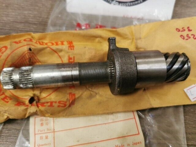 NOS HONDA CB250 CB350 SPINDLE 28250-286-013 H81