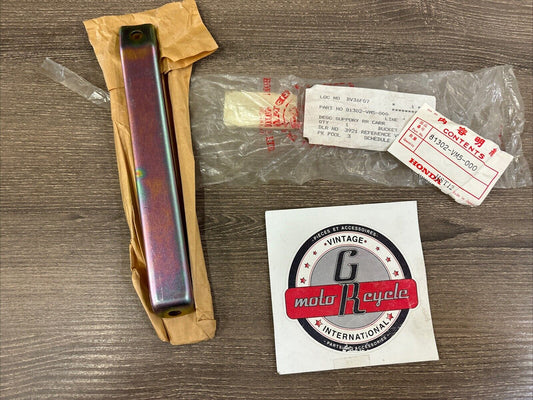 NOS Honda TRX200 TRX250 REAR CARRIER SUPPORT 81302-VM5-000 H119