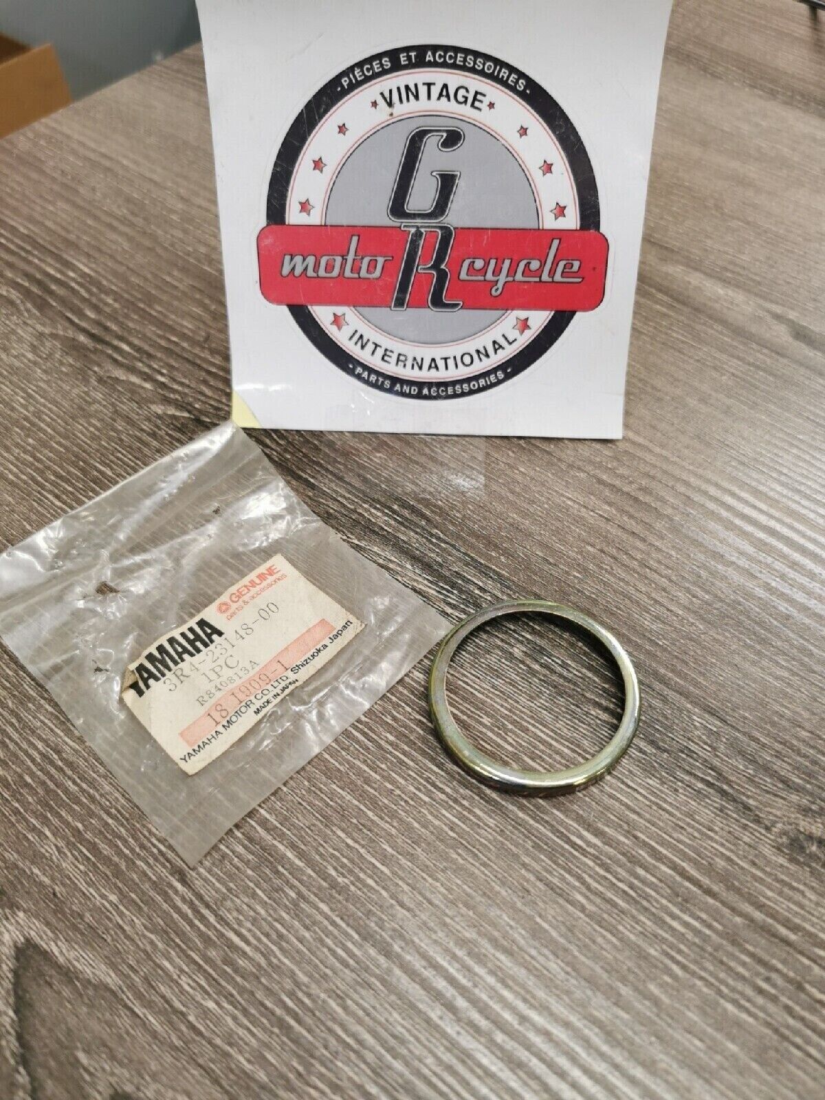 NOS YAMAHA YZ465 YZ250 YZ125  FRONT FORK DUST SEAL COVER 3R4-23148-00  Y56