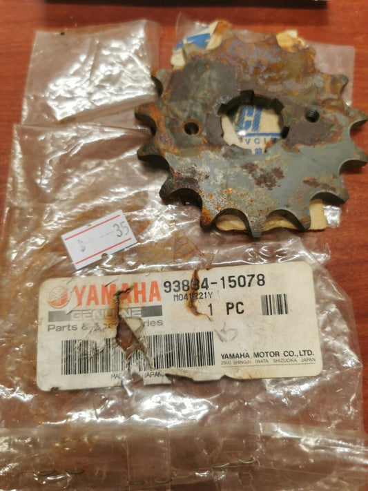 NOS Yamaha XT250 YZ250 TT250 IT250 IT490 DRIVE SPROCKET 15T 93834-15078-00 Y89