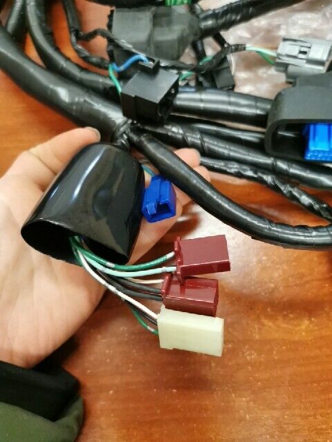 NOS Honda 2001 GL1800 GL1800A FAIRING SUB HARNESS 32105-MCA-671 H108