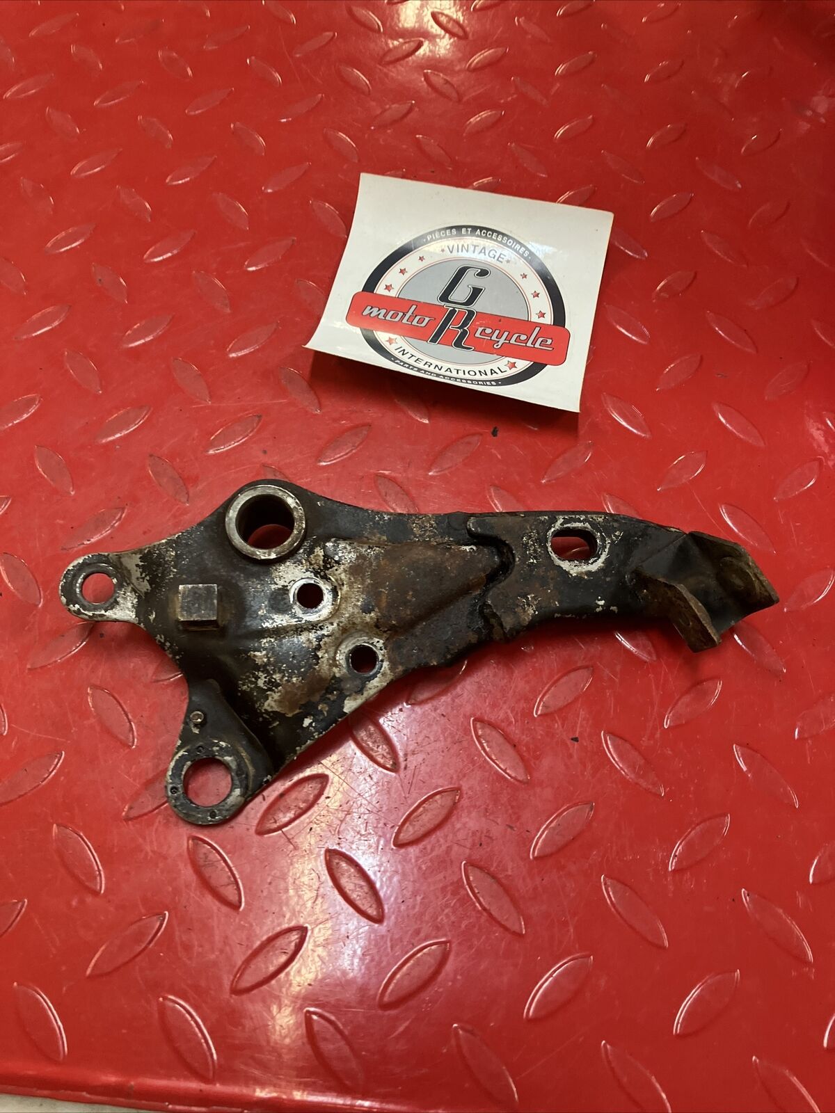 Yamaha RD400 1977 right side muffler stay footpeg bracket holder 1976 1978