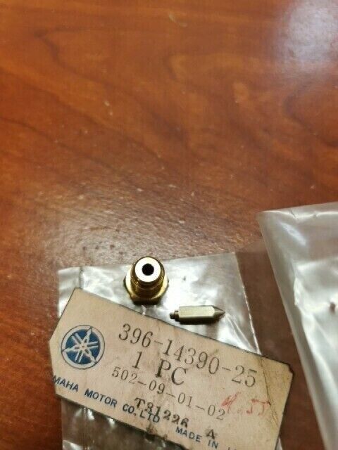 NOS Yamaha RD200 SR185 NEEDLE VALVE 396-14390-25-00 SUB 1J2-14390-25-00 Y123