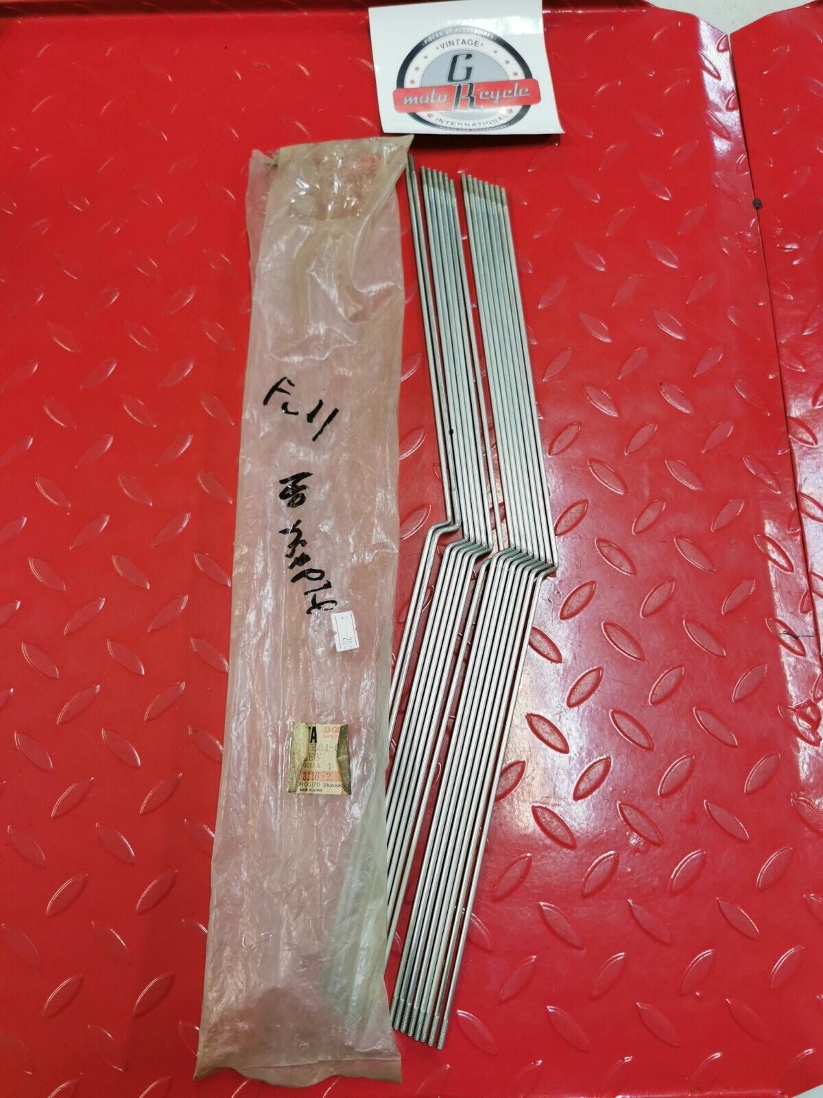 NOS Yamaha TY350  SPOKE SET FRONT NO NIPPLE 38V-25104-00-00 Y22