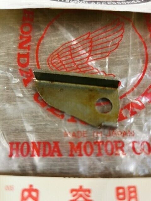 NOS HONDA CX500 1979 1980 PLATE CHAIN GUIDE 14624-415-000 H83