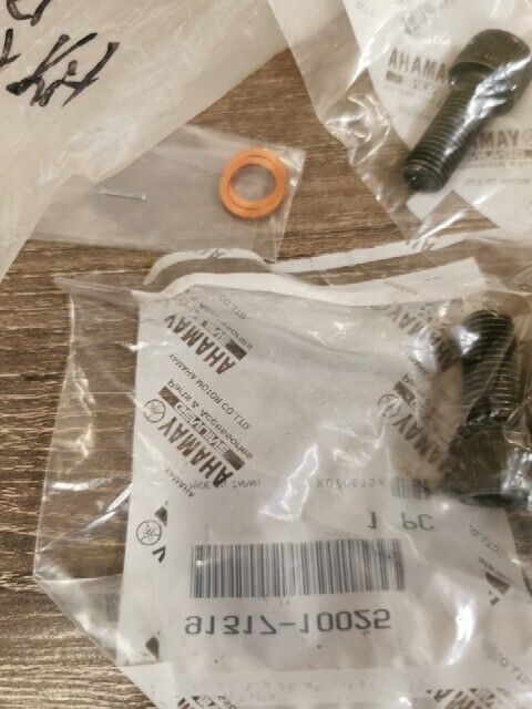 NOS YAMAHA ROAD STAR XV1600 XV1700 MUFFLER STAY KIT 90891-20094-00 Y113