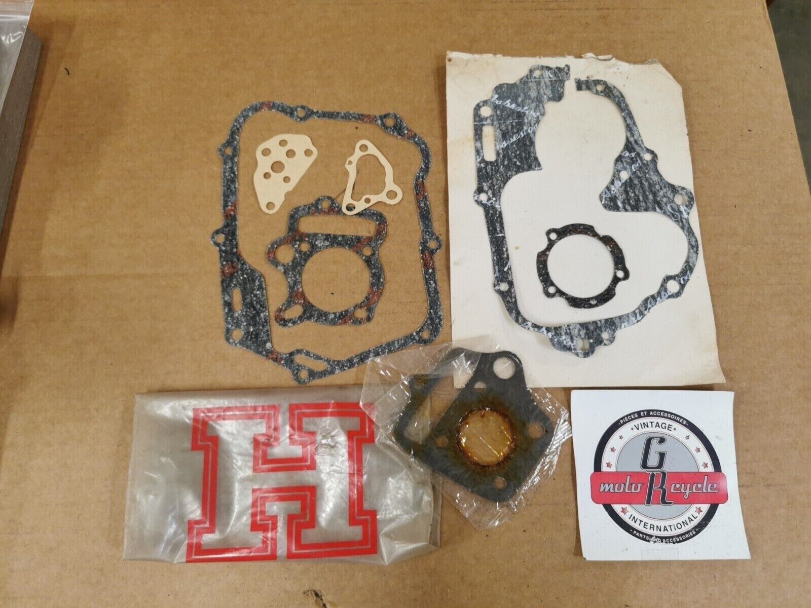 NOS HONDA 50CC C50 CS50 COMPLETE GASKET KIT INCOMPLETE SET J49