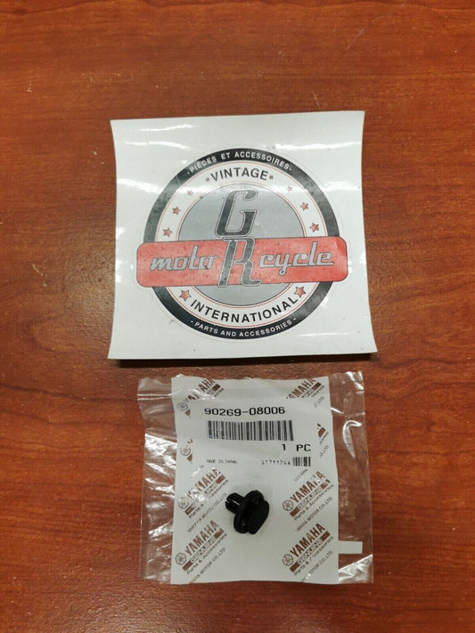 NOS Yamaha FX10 RX10 RIVET 90269-08006-00 Y84