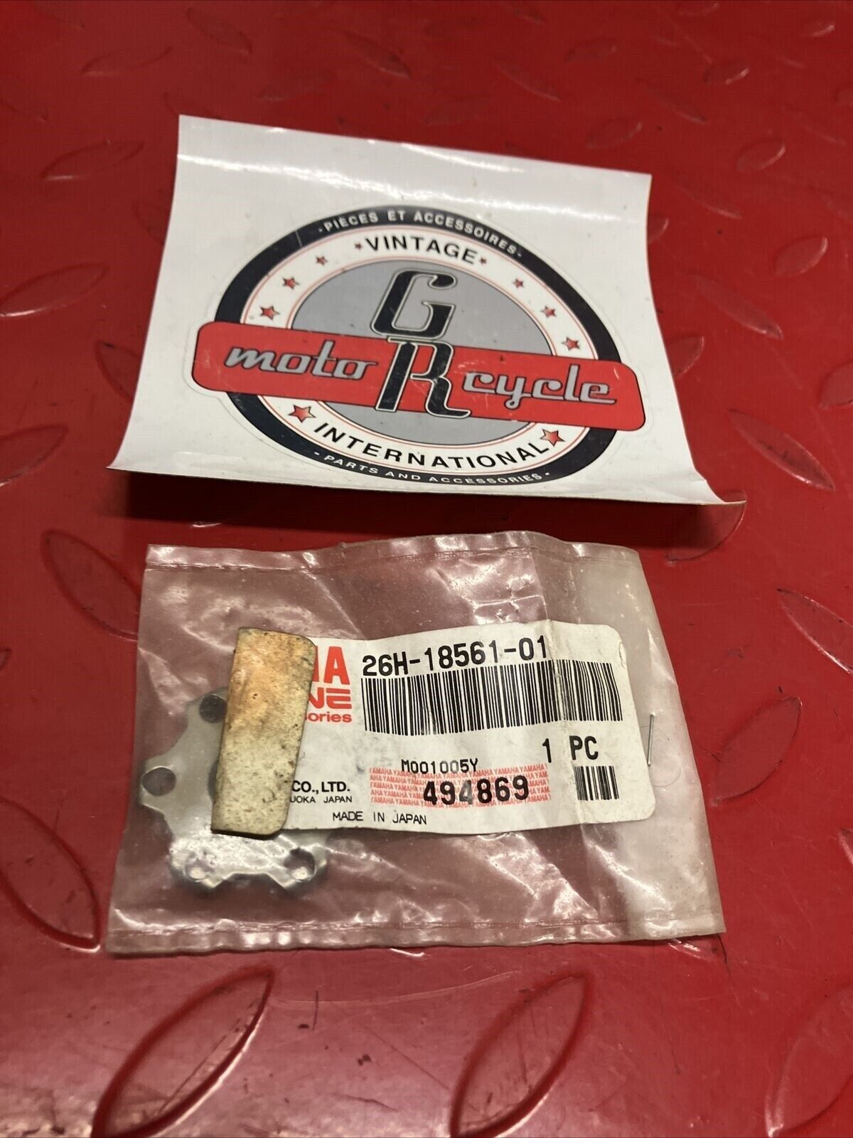 NOS YAMAHA SIDE PLATE 26H-18561-01-00 Y62