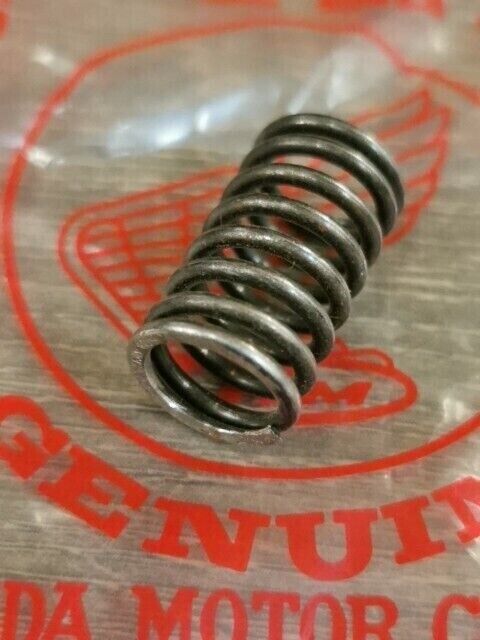 NOS HONDA C100 C102 C105 C310S C320S SPRING VALVE 14761-001-010 H95