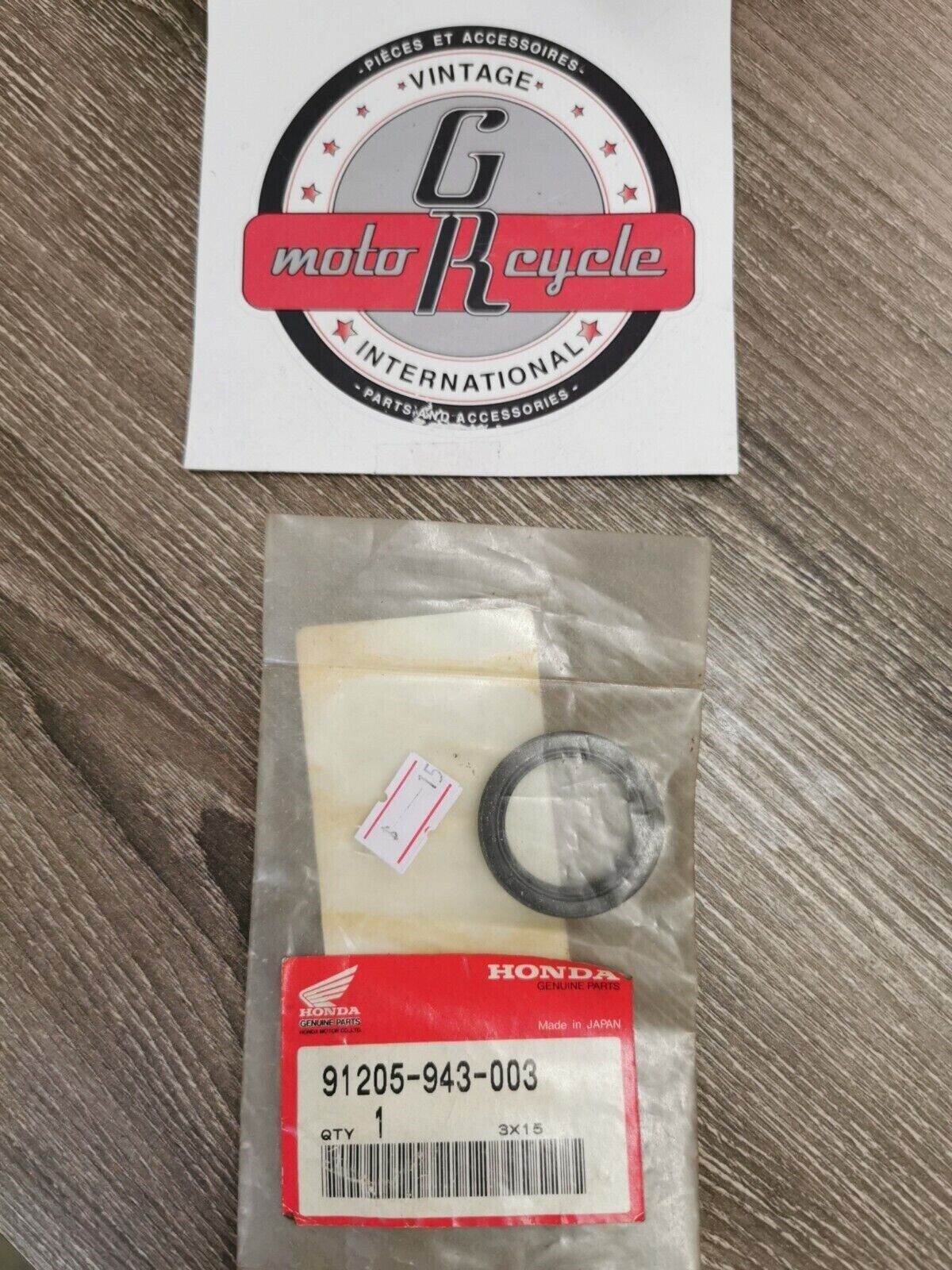 NOS HONDA ATC110 OIL SEAL 91205-943-003  H57