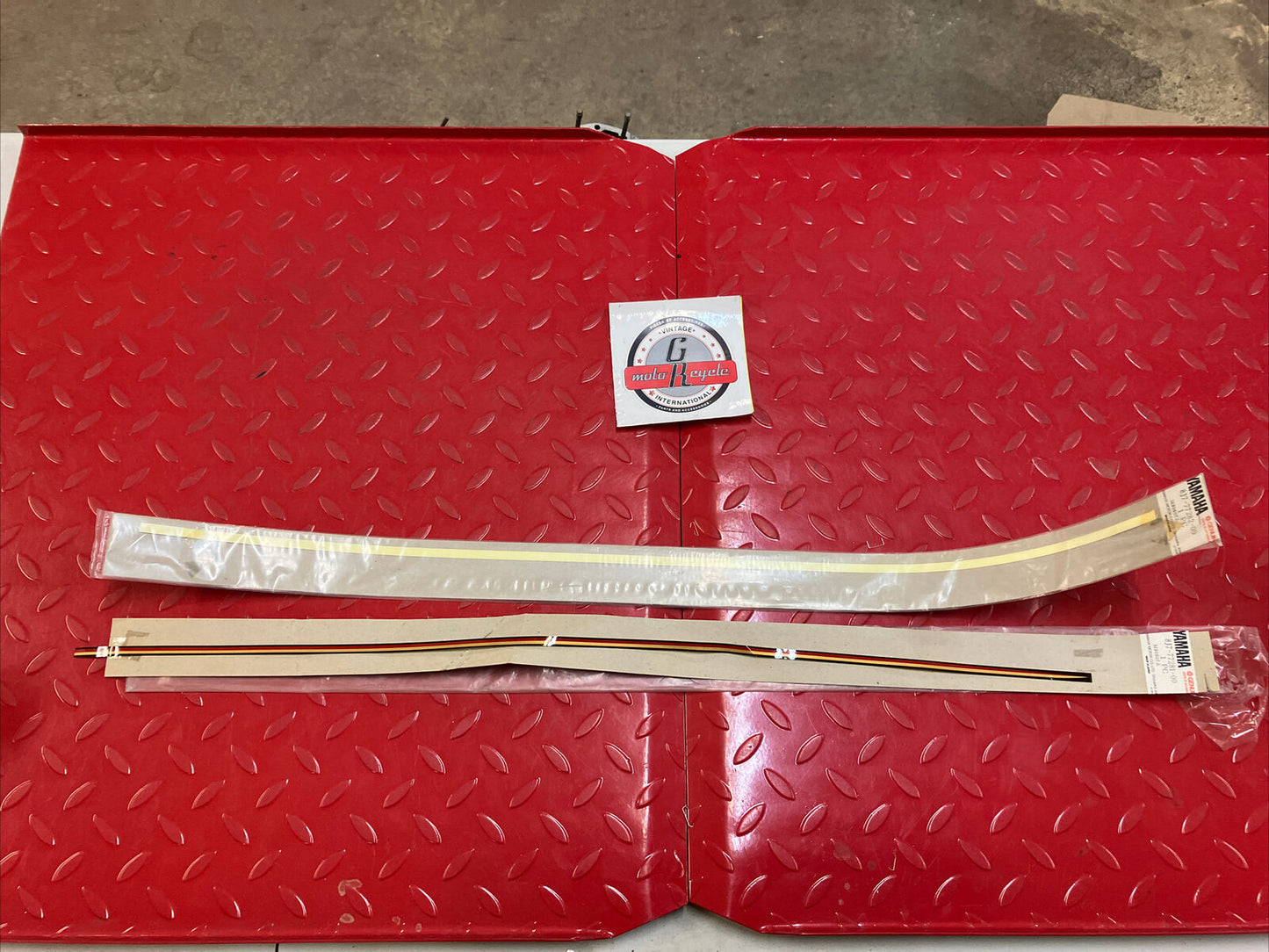 NOS Yamaha EX440 1980 DECAL STRIPE 1 2 8J7-77281-00-00 8J7-77282-00-00 Y36