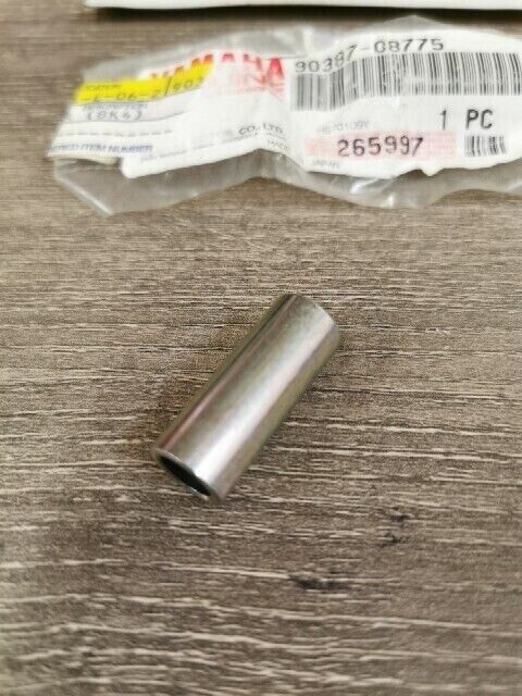 NOS YAMAHA SR540M VX600STU VX600V VX750S  VX800W COLLAR 90387-08775-00 Y108