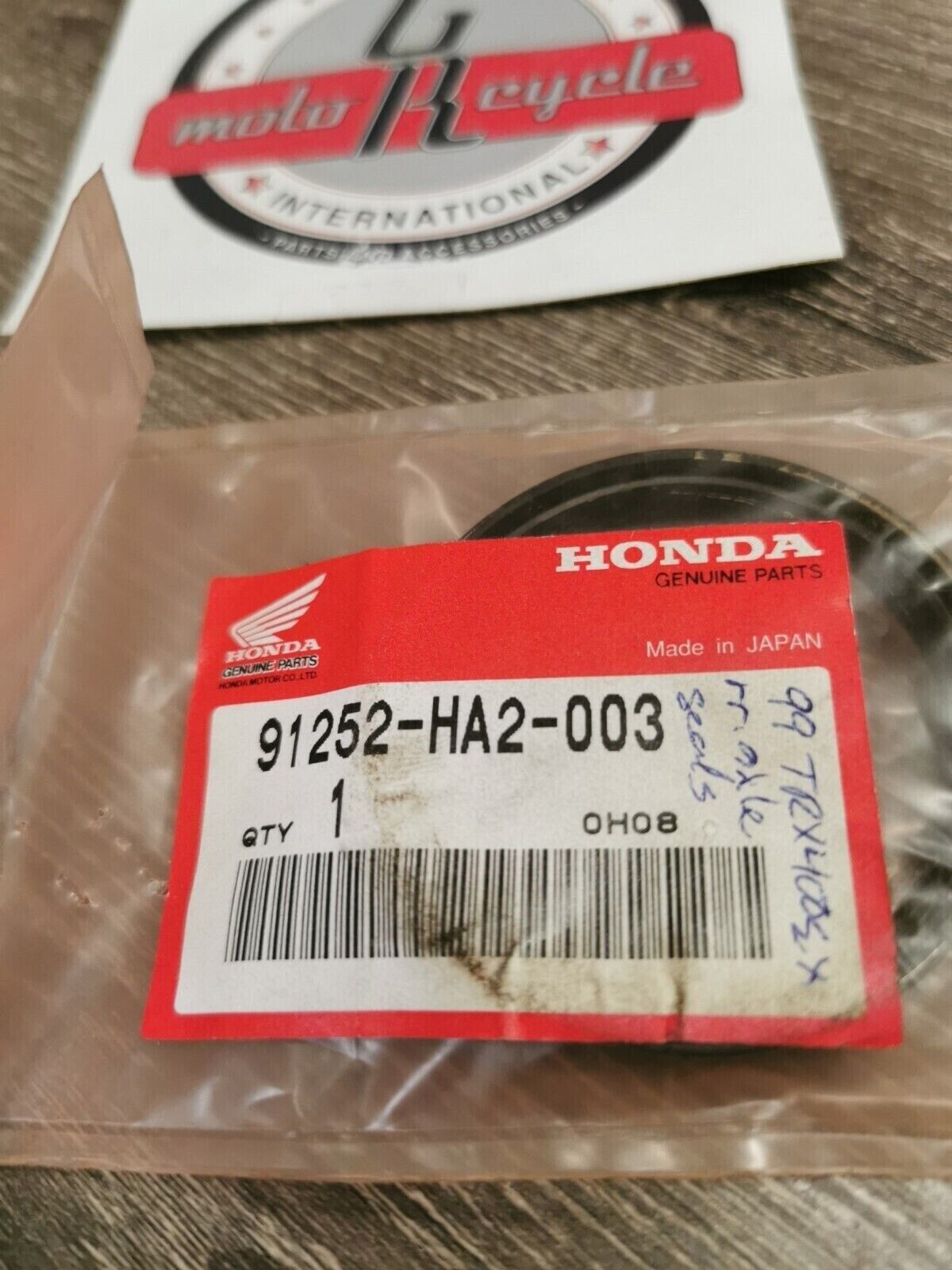 NOS HONDA  DUST SEAL 91252-HA2-003 H58