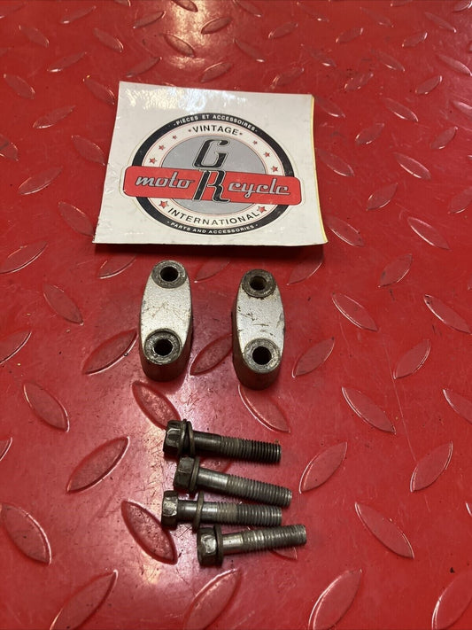 Suzuki RM125 1985 handlebar triple tree steering stem top clamp holder 1984