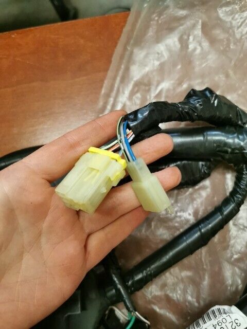 NOS Honda 2001 GL1800 GL1800A FAIRING SUB HARNESS 32105-MCA-671 H108