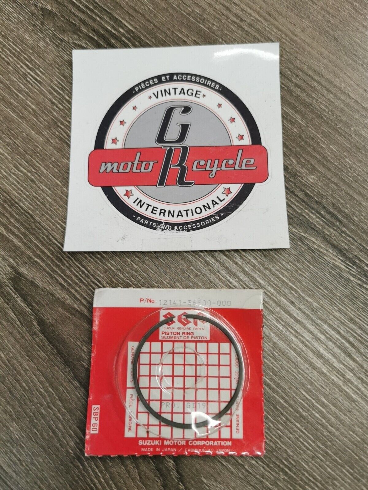 NOS SUZUKI RM125 1976 - 1980 PISTON RING 12141-36E00 SUB BY 12141-36E01 S24