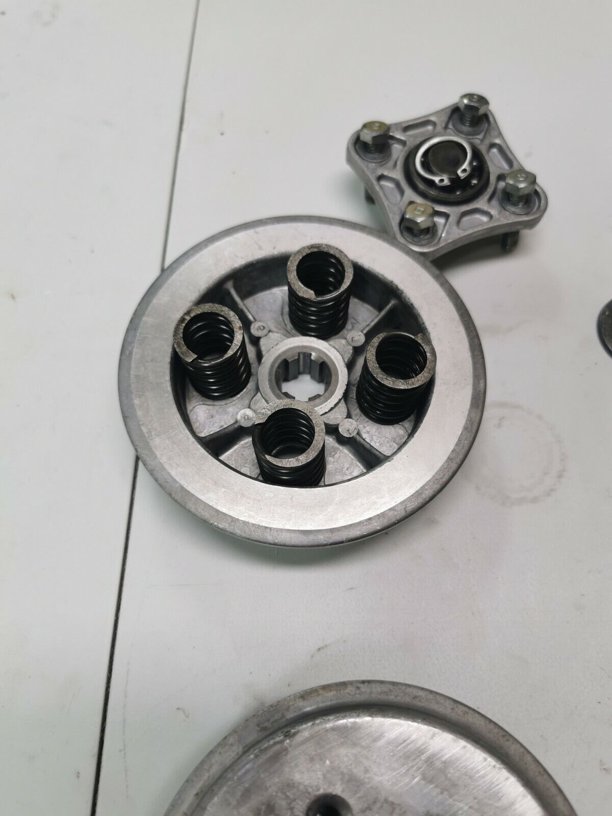 Honda XL80S 1983 clutch basket hub pressure plate 22100-149-000 22121-115-010