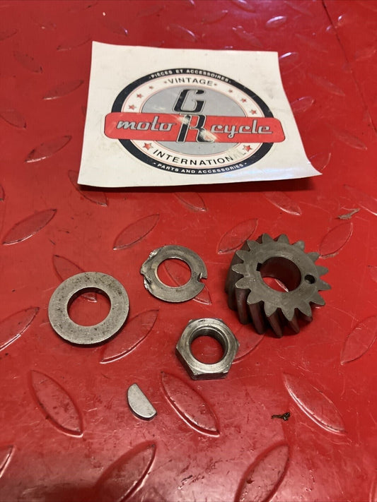 Suzuki RV90 1973 crankshaft crank shaft primary drive gear