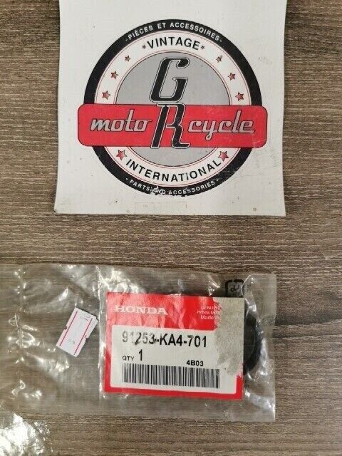 NOS HONDA ATC250R ATC350X CR125R 1982 - 2014 DUST 32X37.5X8  91253-KA4-701 H102
