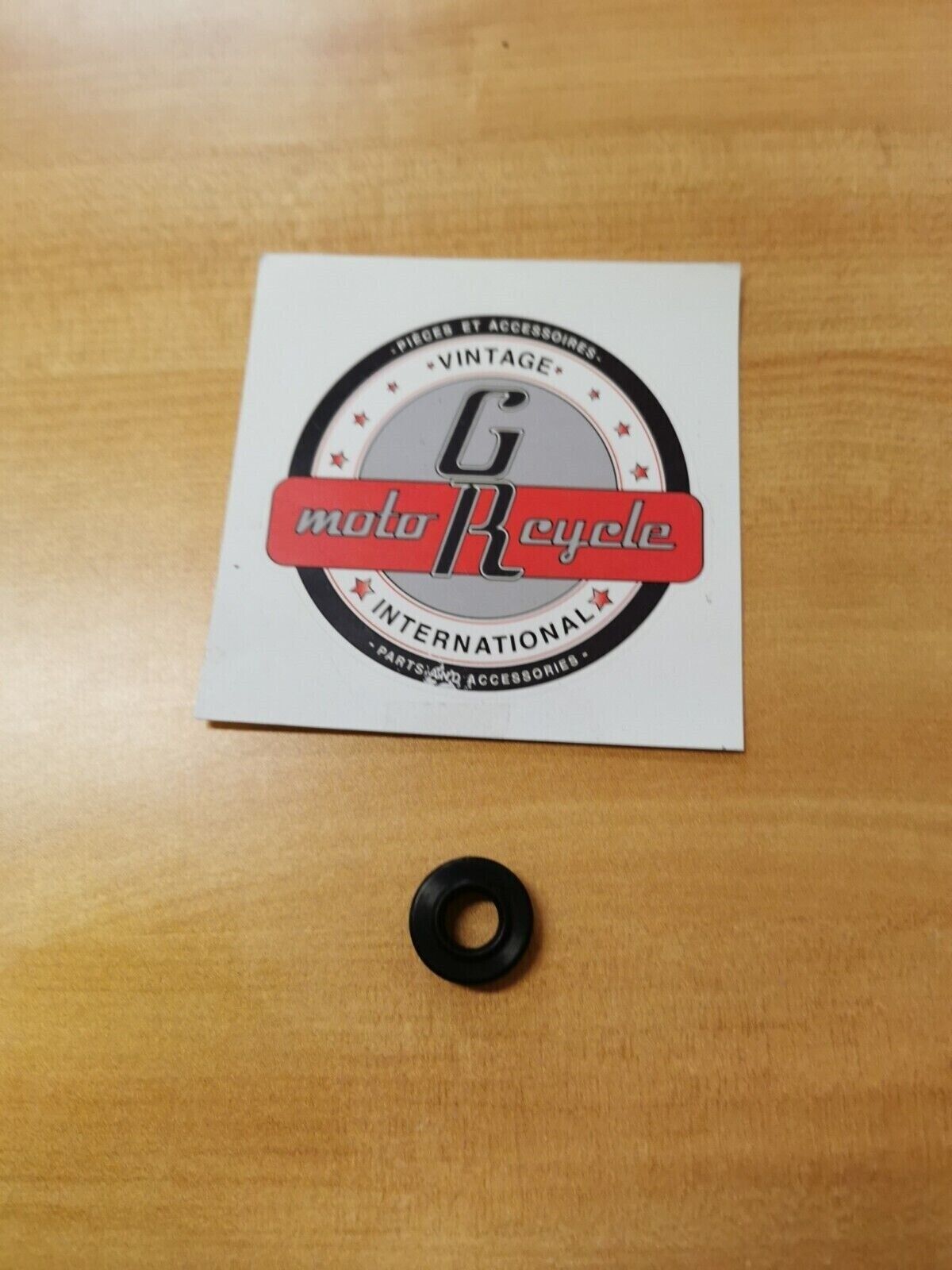 NOS Honda GL1500 VT600 VT750 MOUNTING RUBBER 90542-MB0-000 H27