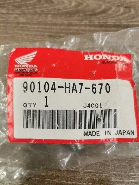 NOS HONDA TRX350 1986 - 1991 BOLT WHEEL 10X28 90104-HA7-670  H102