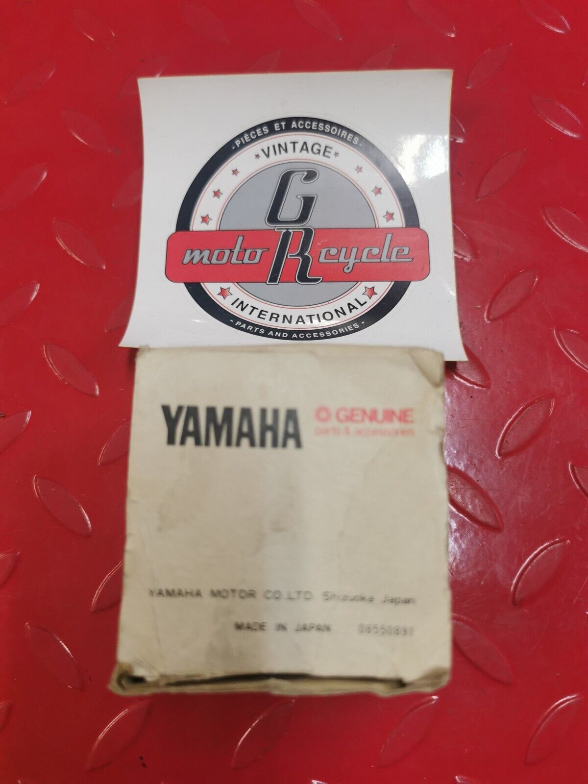 NOS Yamaha IT175 PISTON 2 O/S 0.50 5X8-11636-00-00 Y17