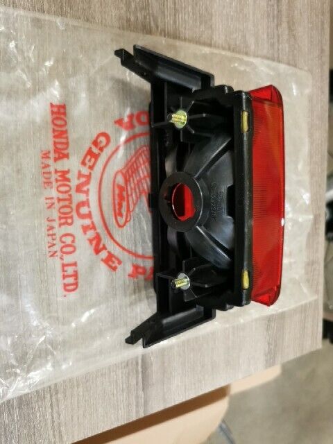 NOS HONDA CB250 1991 - 2008 CB650 1983 - 1985 SUB TAIL LIGHT 33706-ME5-671 H70