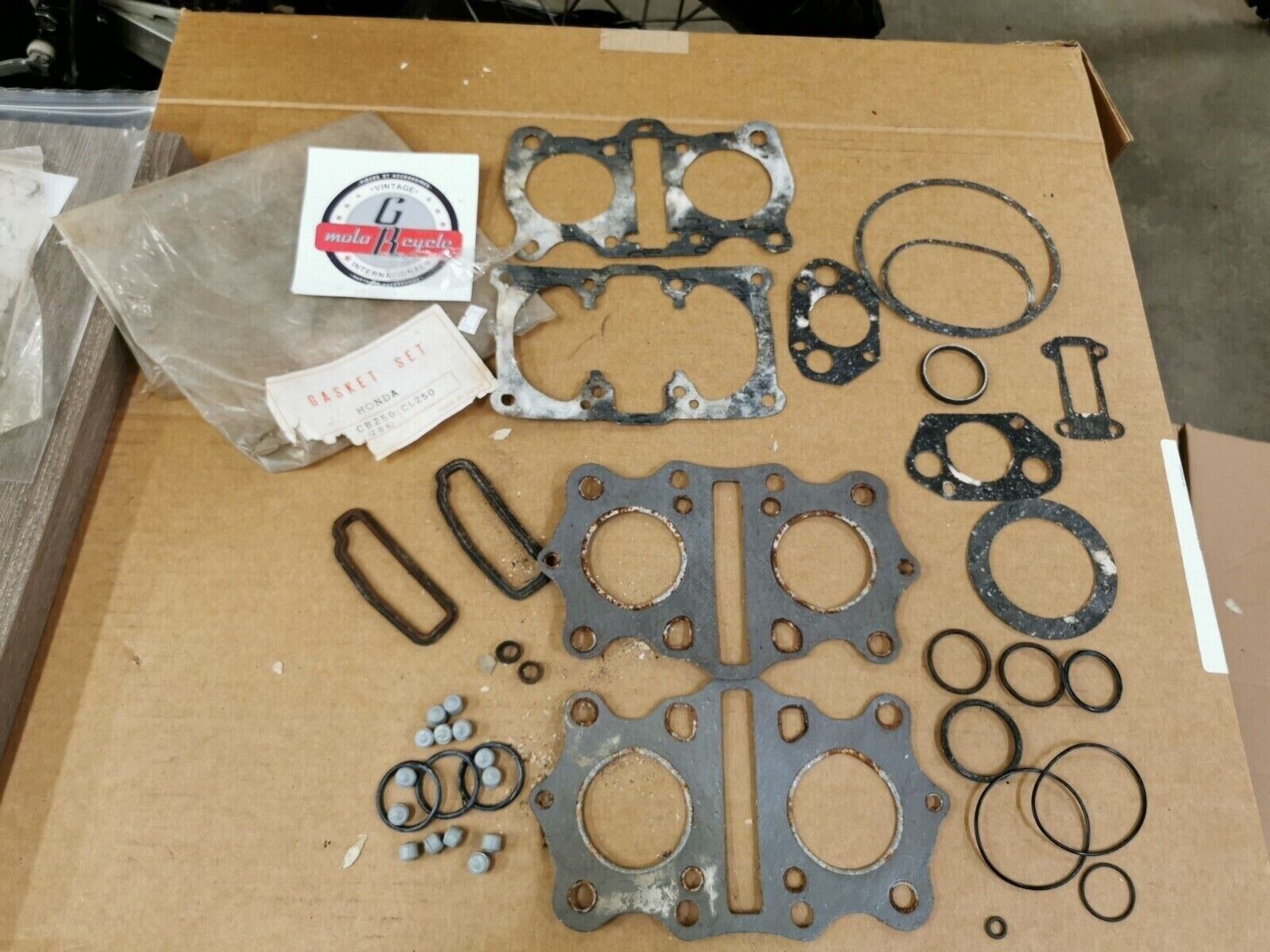 NOS TRADE MARK HONDA CB250 CL250 TOP END GASKET KIT INCOMPLETE SET J49