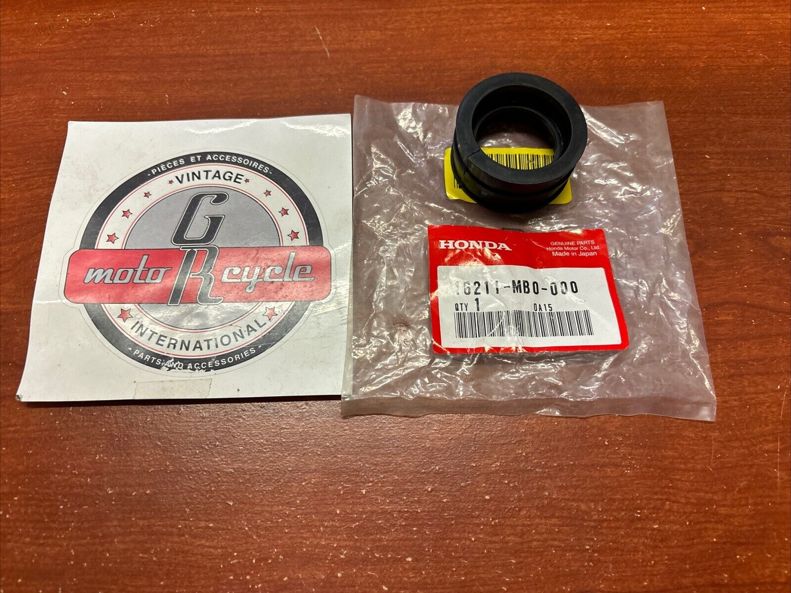 NOS Honda VF700 VF750 CARBURETOR INSULATOR 16211-MB0-000 H168