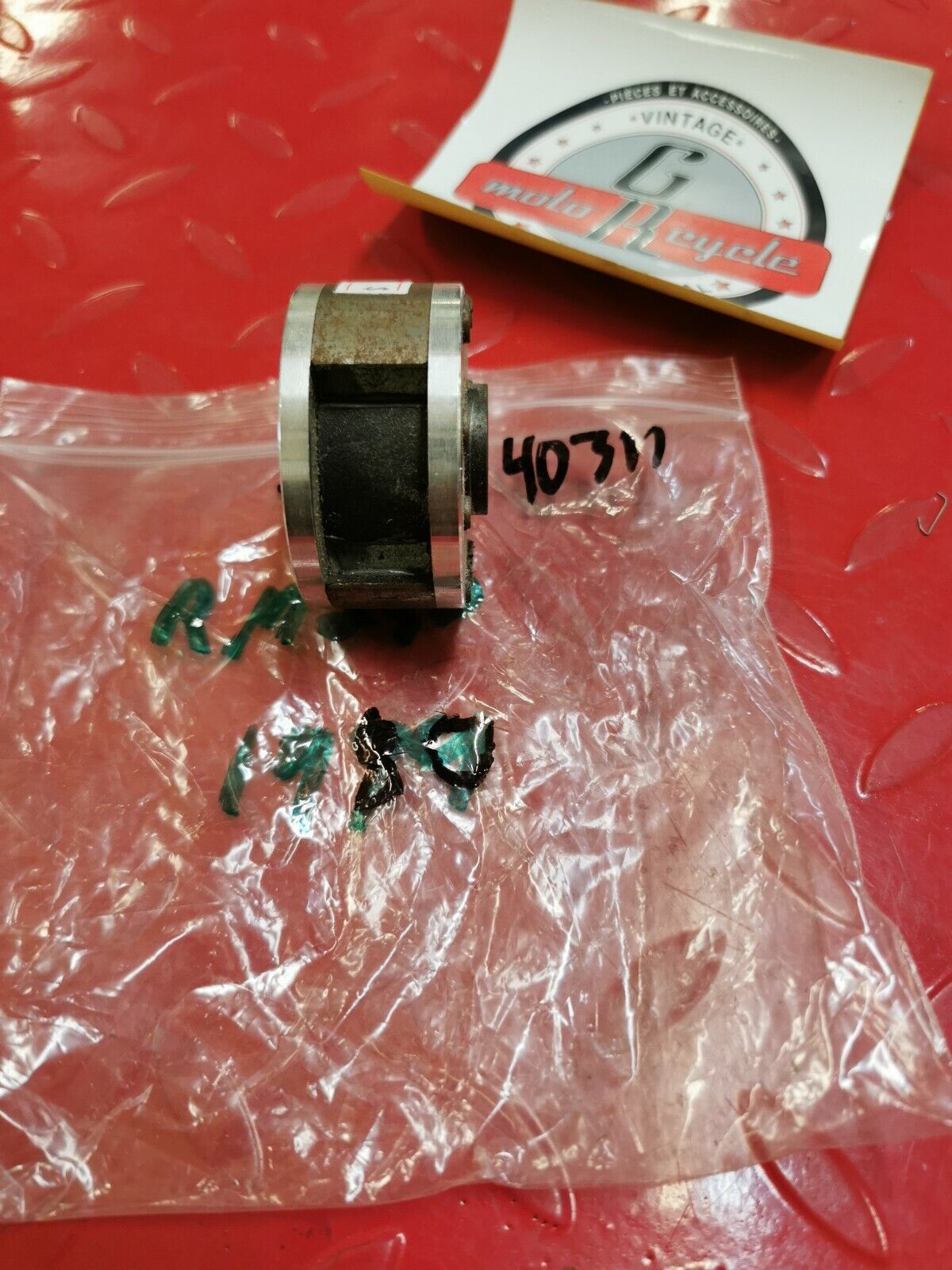 NOS Suzuki RM250 1980 IGNITION TOTOR 32102-40311 S1