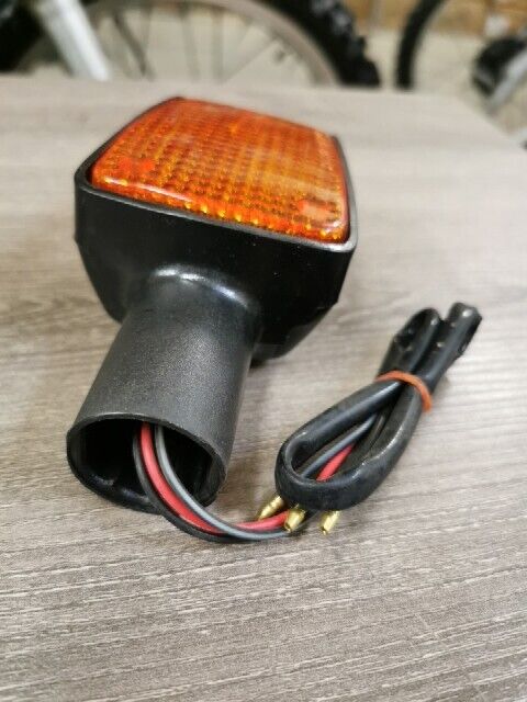 NOS HONDA VF750S 1983 TURN SIGNAL WINKER ASSY RIGHT FRONT 33400-MB0-671 H74