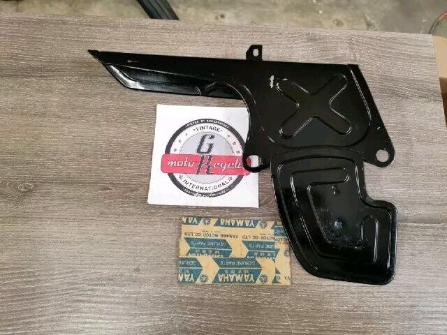 NOS YAMAHA DT250D 1977 DT400D 1977 CASE CHAIN BLACK 1M1-22311-01-33 Y160
