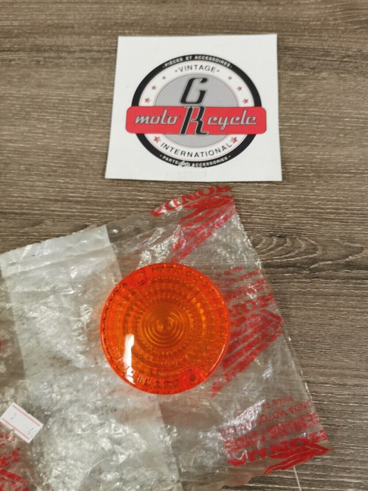 NEW NOS HONDA CB450SC CM250C 1982 - 1985 TURN SIGNAL LENS  33402-KB4-013  H48