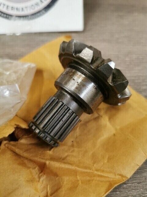 NOS SUZUKI LT4WD QUAD RUNNER 1987 - 1996 GEAR FRONT DIFFERENTIAL 27341-19B10 S45