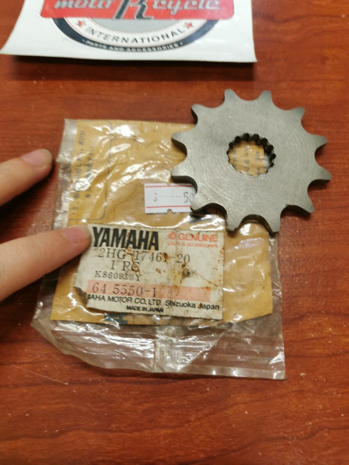 NOS Yamaha DRIVE SPROCKET 12T 2HG-17461-20-00 SUB. 9383A-12017-00 Y89