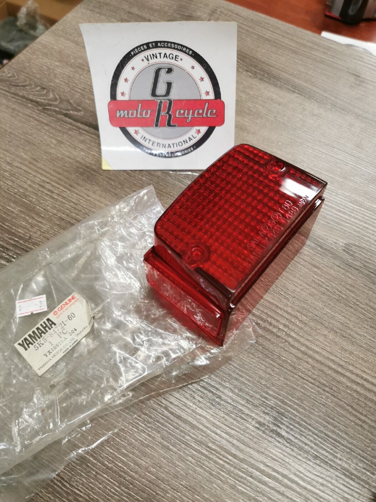 NOS YAMAHA XV500 XJ750  XJ650 1981 - 1983  LENS  TAILLIGHT  5K5-84721-60-00  Y54
